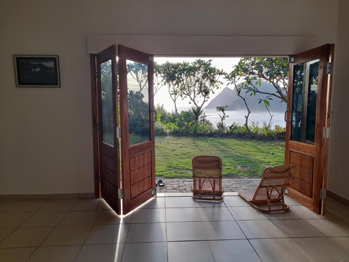 Merdeka House Maluk Exterior photo